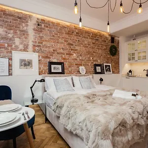 Sleephome Poznanska , Warszawa Polska